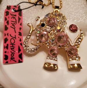 NWT Betsey Johnson Elephant Necklace